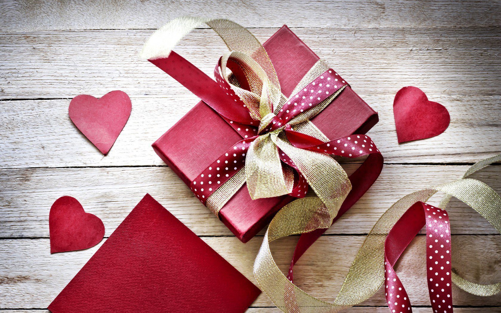 7014432-valentines-day-gift-box-ribbon-hearts-love