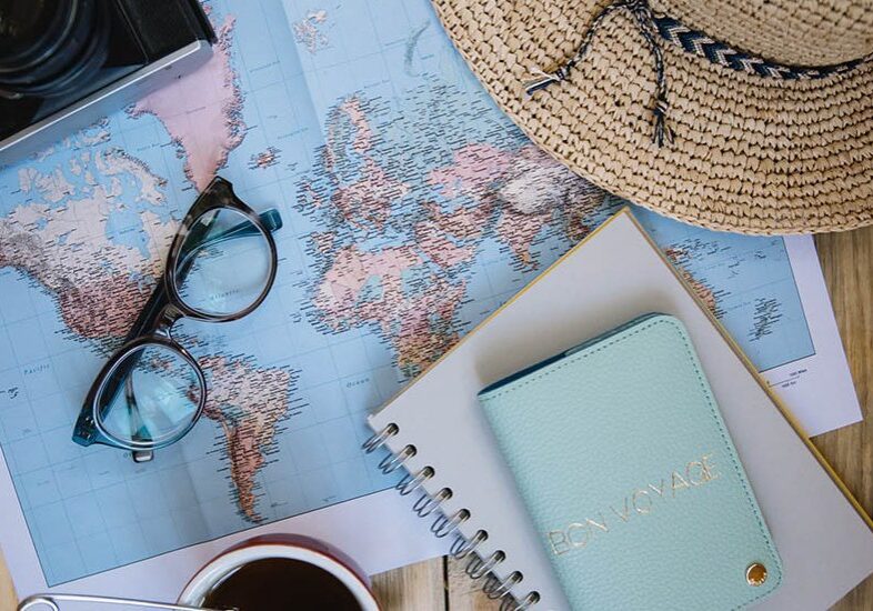 10-great-travel-gifts-under-35-1509554666-1000x550